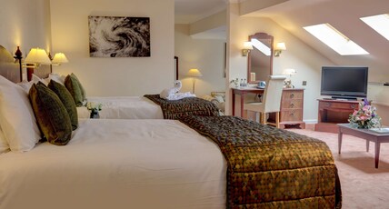 Best Western Plus Bentley Hotel, Leisure Club & Spa Room Type - Suite-2 King Beds, Non-Smoking, Sitting Area
