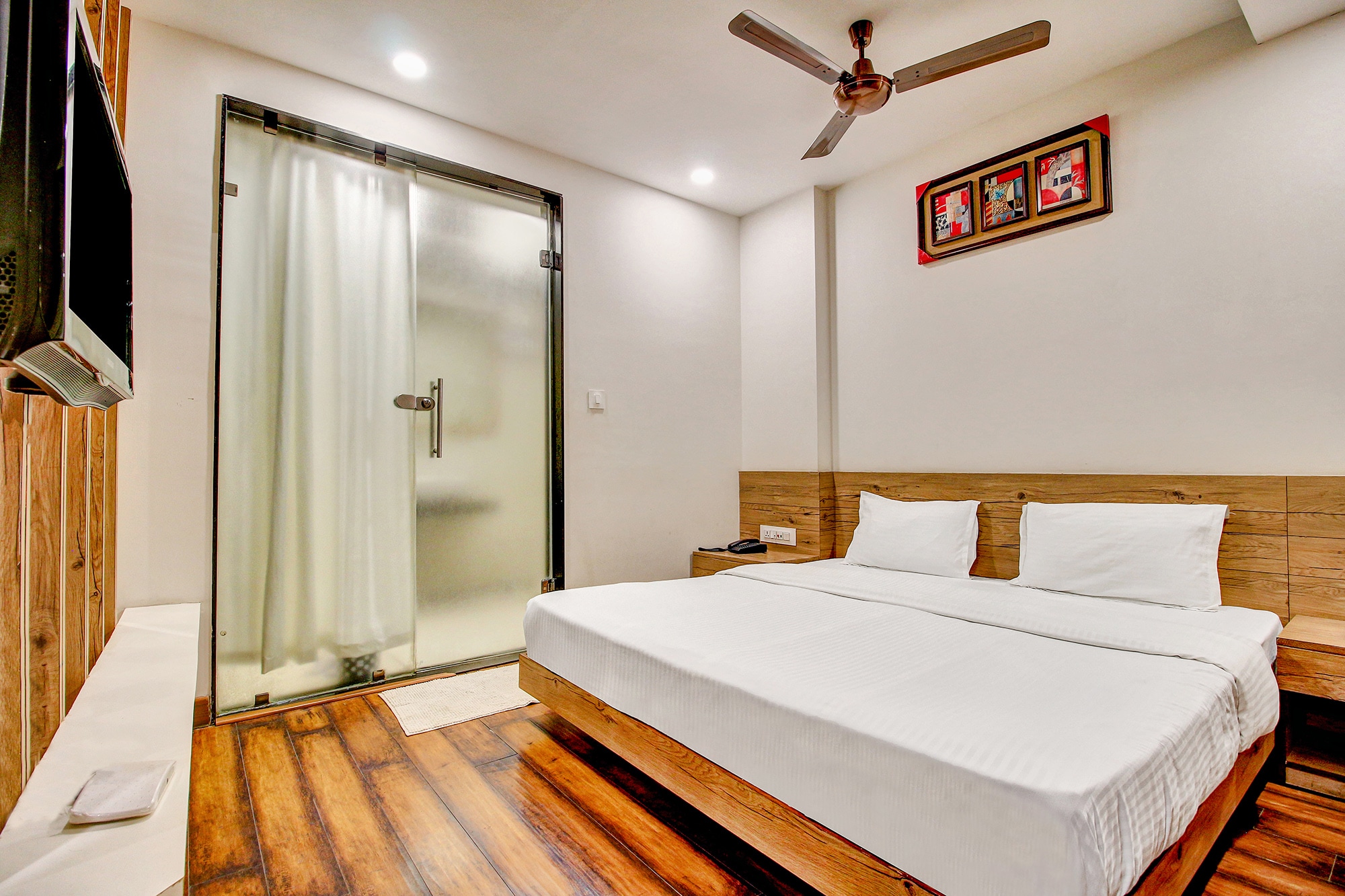 FabHotel Prime Manjeet - Tap to explore photos