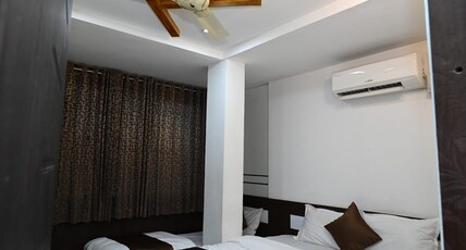 Hotel Palace Lodge Room Type - Deluxe Triple Room