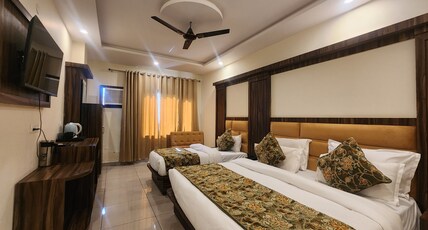 Dev Residency Inn| Near Katra Railway Station Room Type - 3 Bedded Family Room