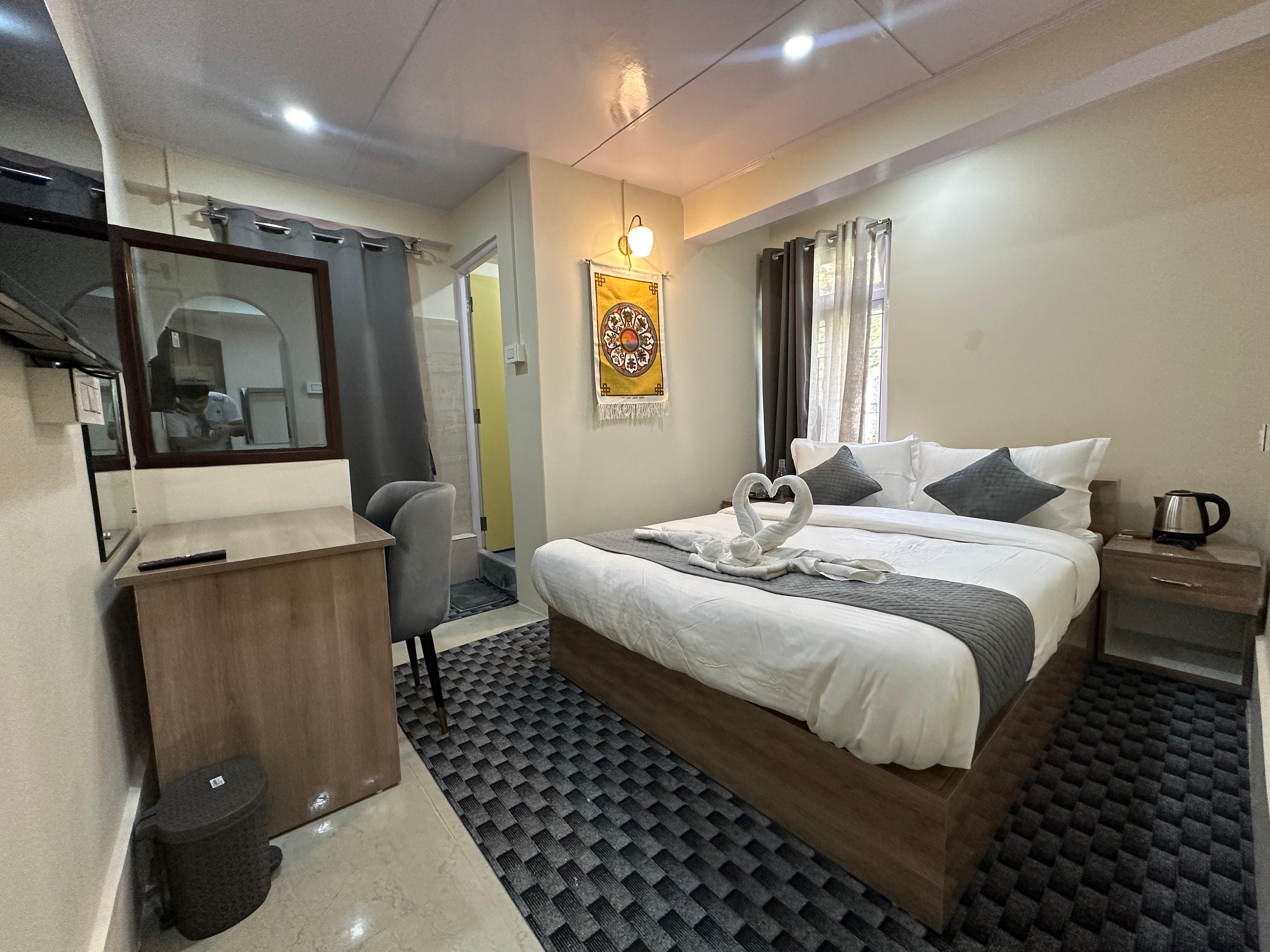 Cozy Cubicles 400M from MG Marg - Tap to explore photos