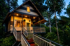 Wayside Cottage | Private Rooms & Treehouse