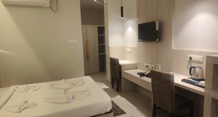 Hotel Palace View Room Type - Premium Deluxe Room