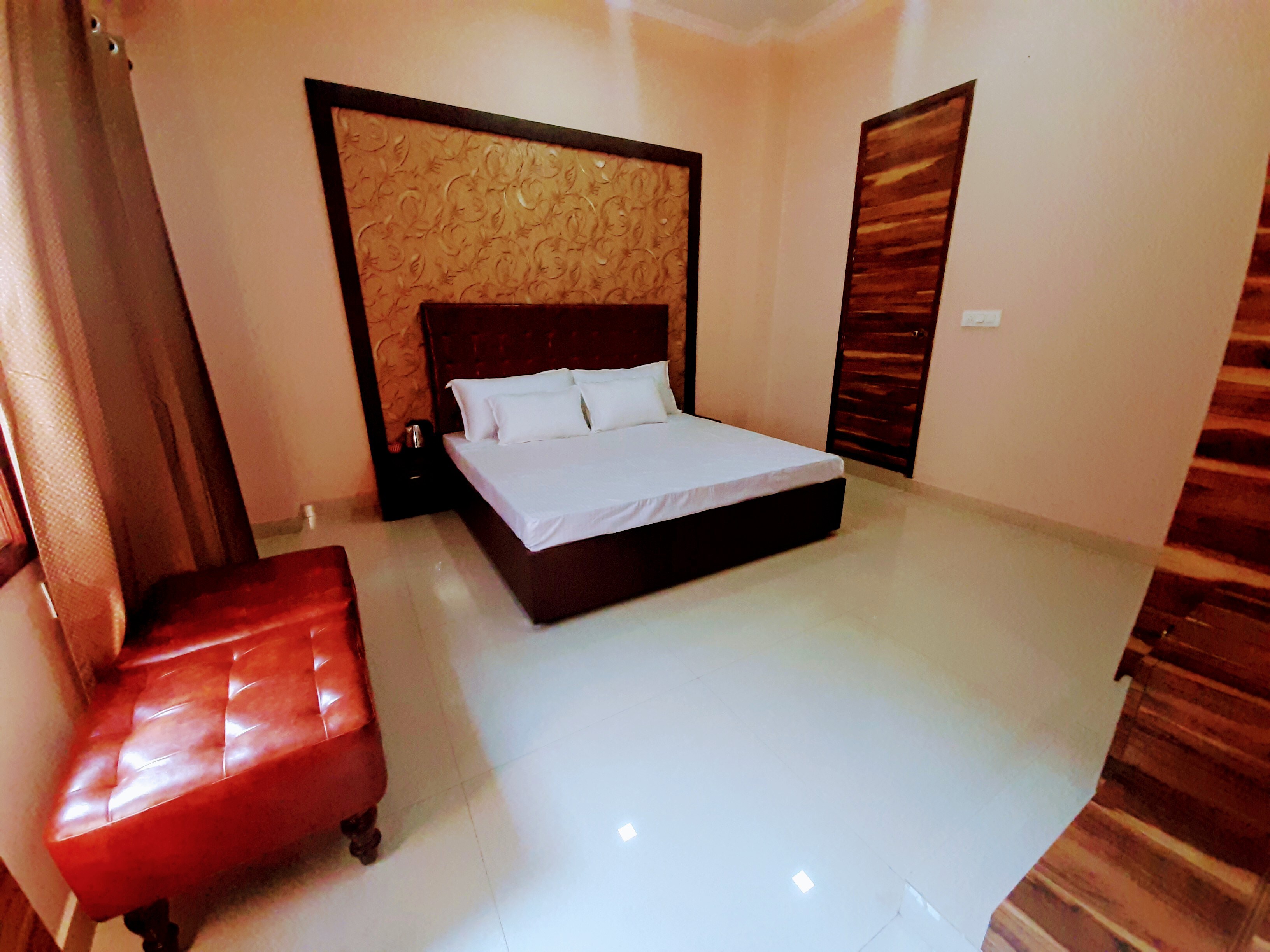 Panchhis Nest Villa - Tap to explore photos