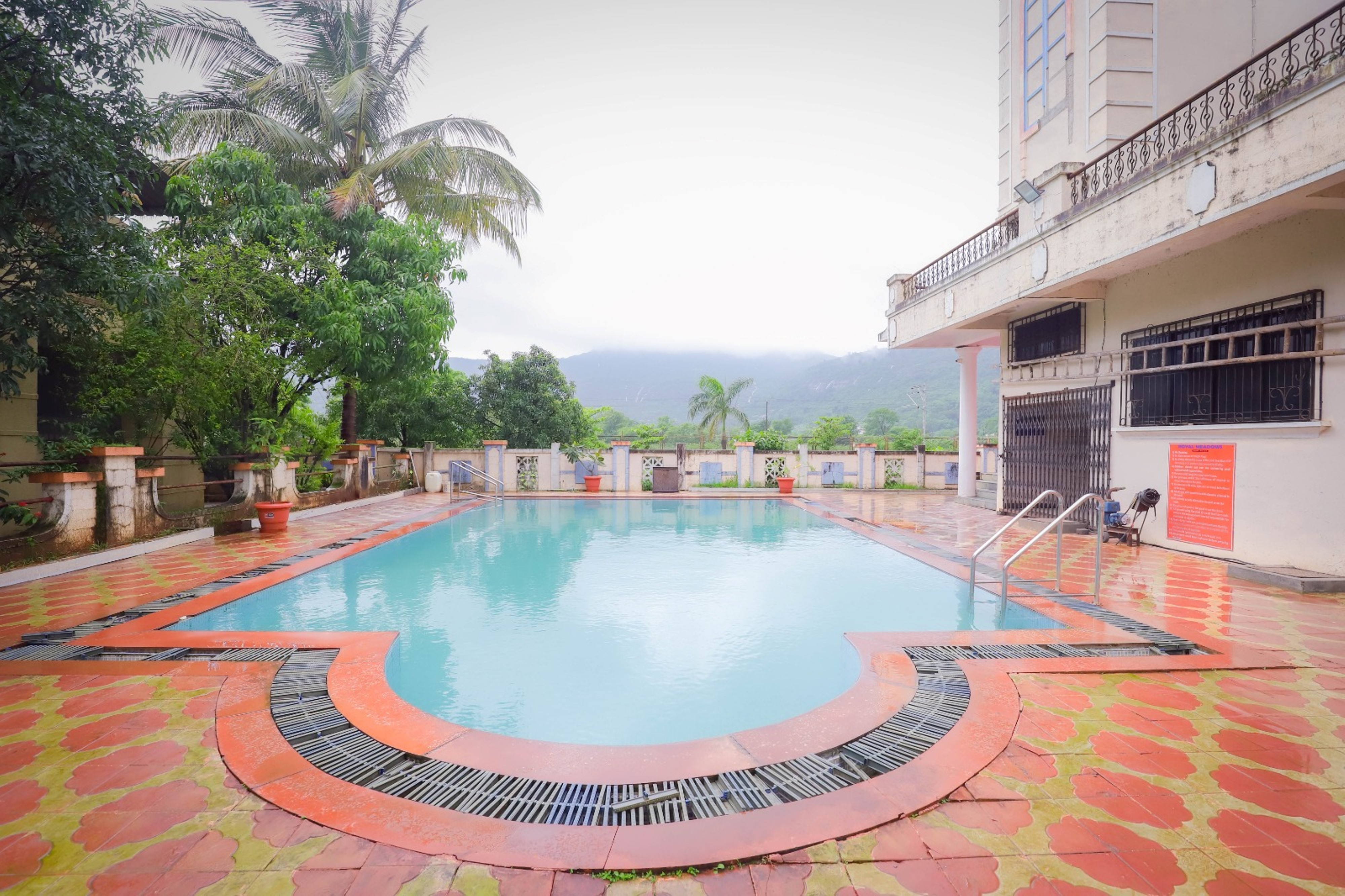 Royal Meadows Luxe Studio Apartments, Lonavala - Tap to explore photos