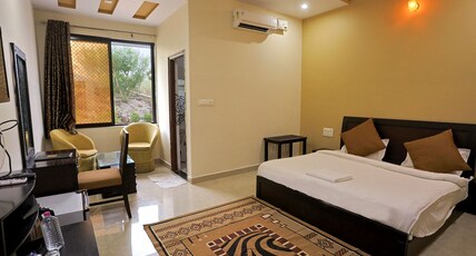 Meera Valley Resort by Nexottel Room Type - Superior King Room