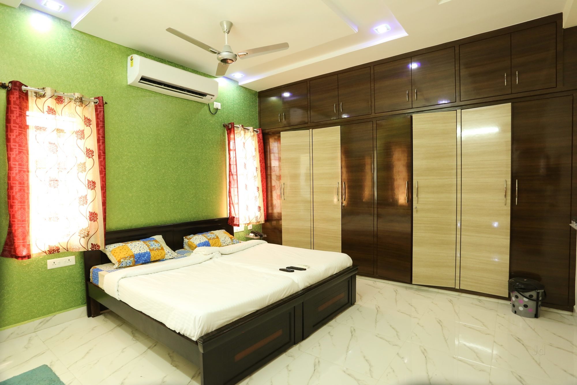 Golden Gate- 2BHK - Tap to explore photos
