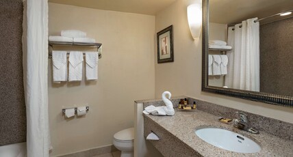 Best Western Plus Hotel & Conference Center Room Type - Accessible - 1 King, Mobility Accessible, Bathtub, Non-Smoking, Full Breakfast