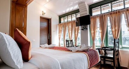 Lakefront Home Hotel Room Type - HONEYMOON LAKE VIEW