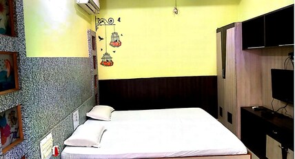 Hotel New Mayur Room Type - Deluxe AC Room