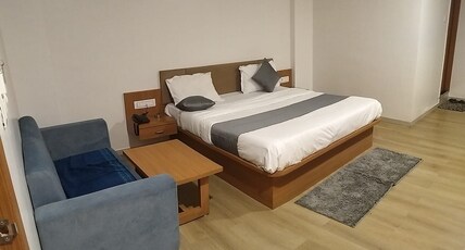 HOTEL ROYAL ELITE Room Type - DELUXE ROOM