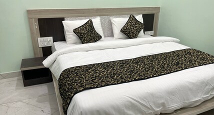Hotel Teertham Room Type - Deluxe AC Room
