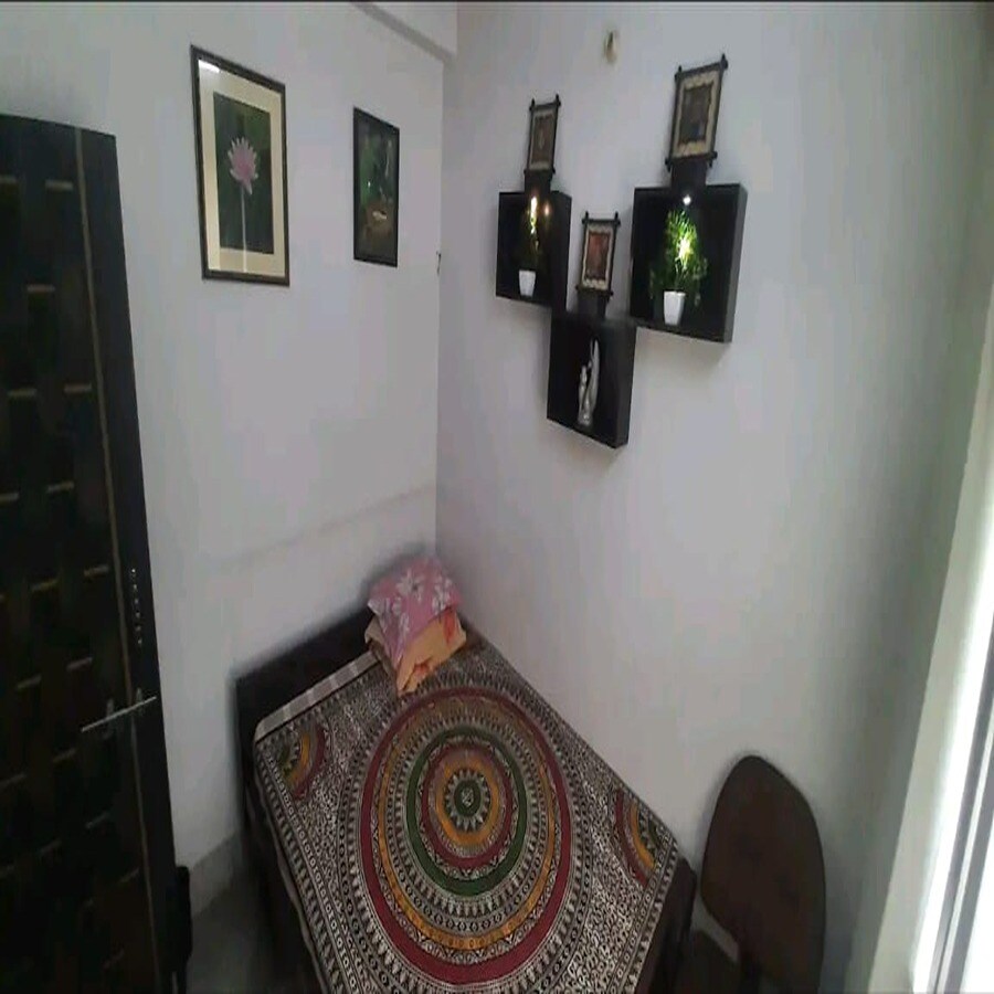 Decorated apartment with a beautiful balcony - Tap to explore photos