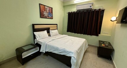 Halloween Hotel And Restaurant Room Type - Deluxe Room