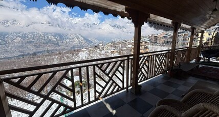 Cafe Saffron & Cottages Manali Room Type - Large Suite