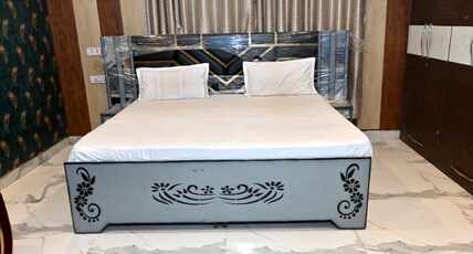 VINAYAK PALACE Room Type - Family Room