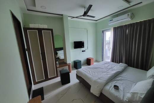 Hotel  Shreyanvi