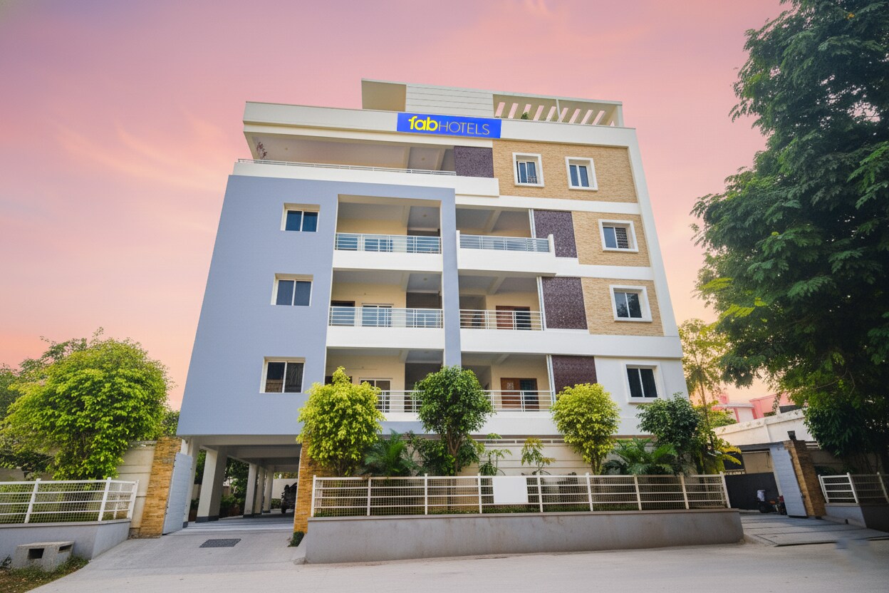 FabHotel De Alphabet II - Nr. Ameerpet Metro Station - Tap to explore photos