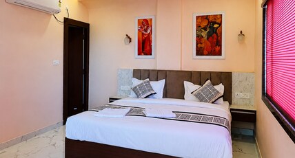 Hotel Singh Palace Room Type - Super Deluxe Room