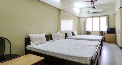 Hotel Livinn Room Type - FOUR BED NON AC
