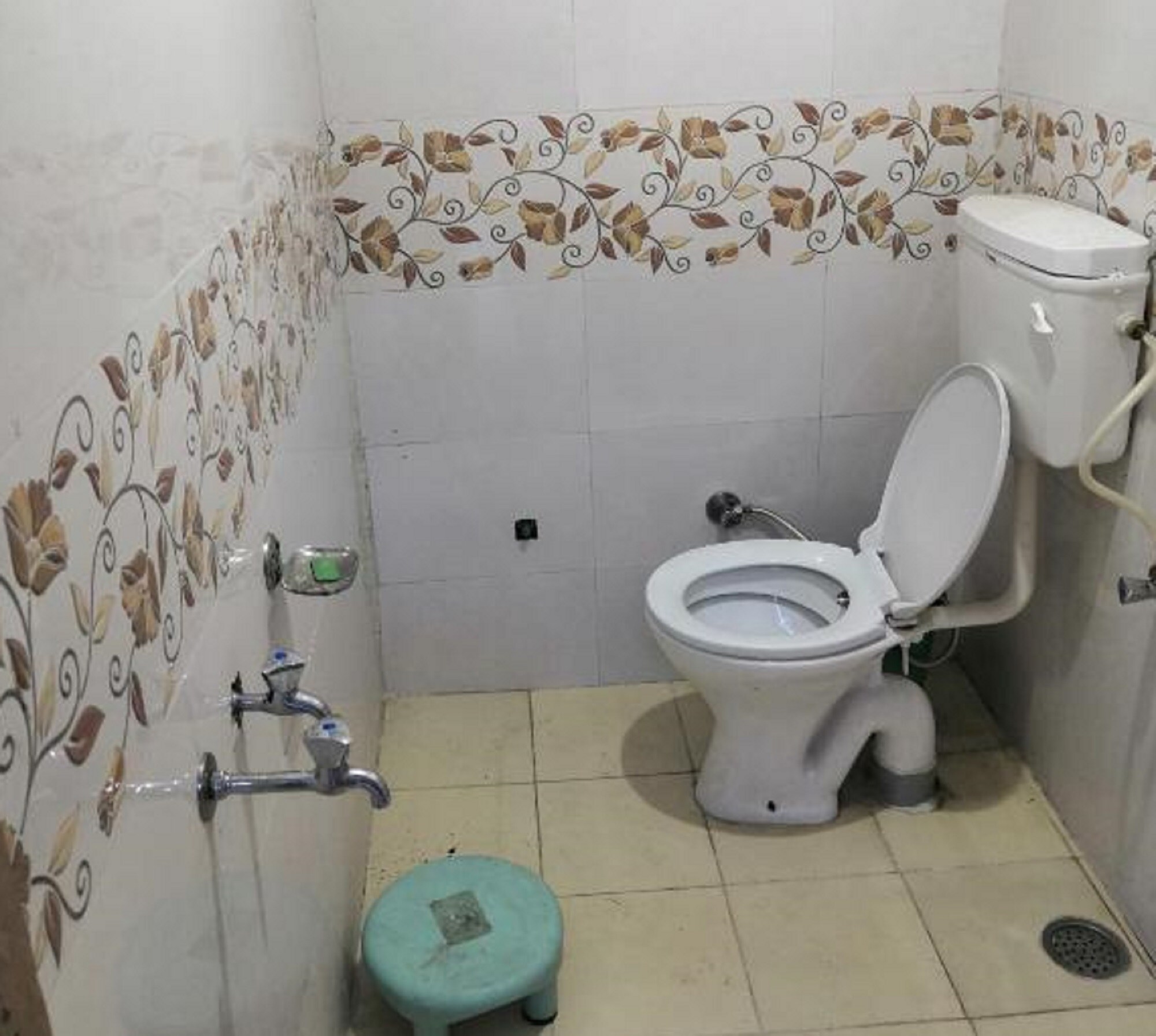 Johny Camps - Tap to explore photos