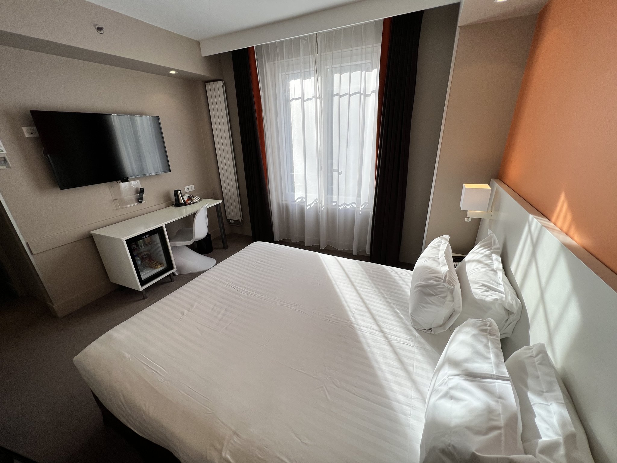 Holiday Inn Paris - Auteuil - Tap to explore photos