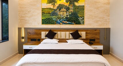 THE VINAY HOTEL & BANQUET Room Type - Primium delux