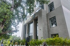 The Supreme Hotel and Banquet