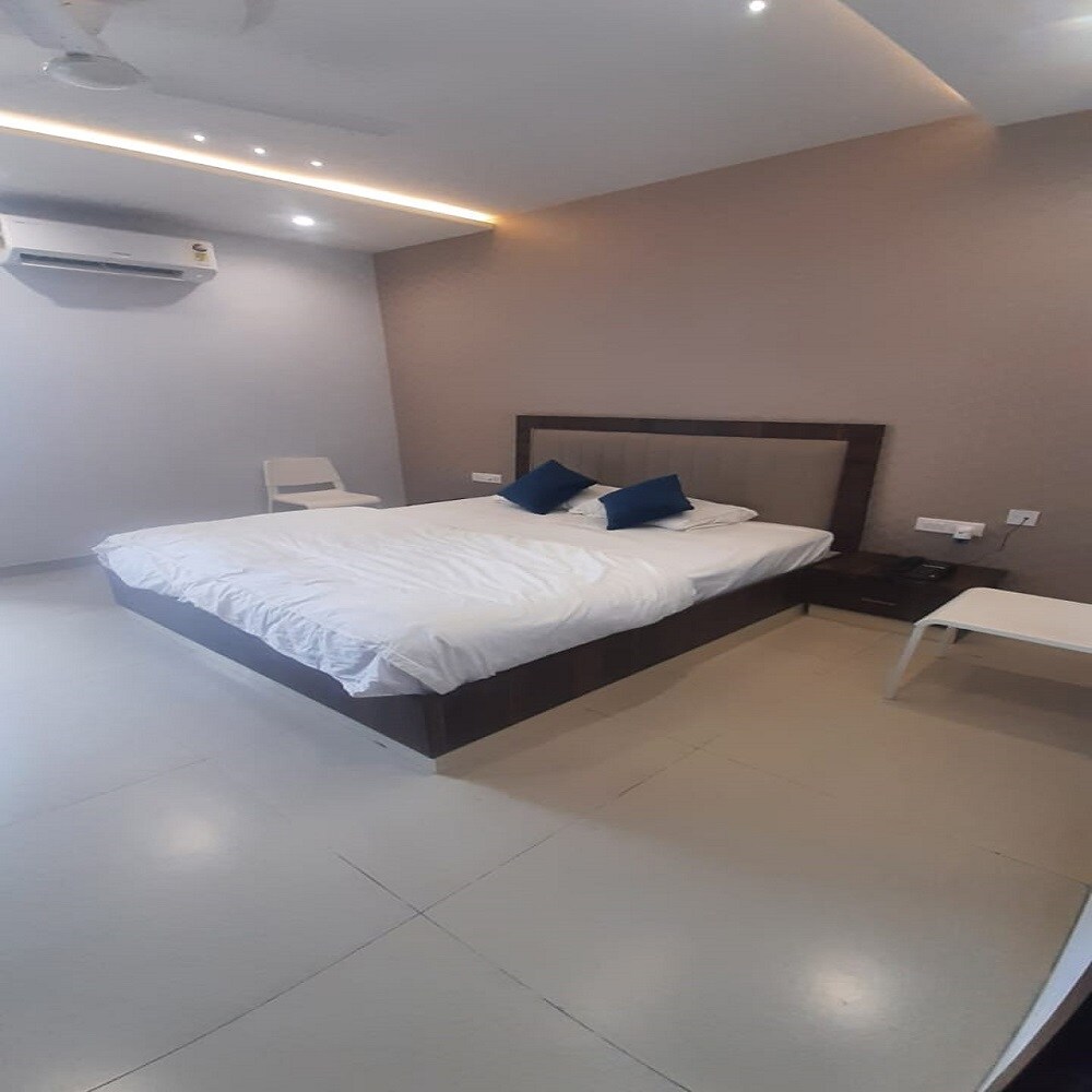 BENAKA PARADISE - Tap to explore photos