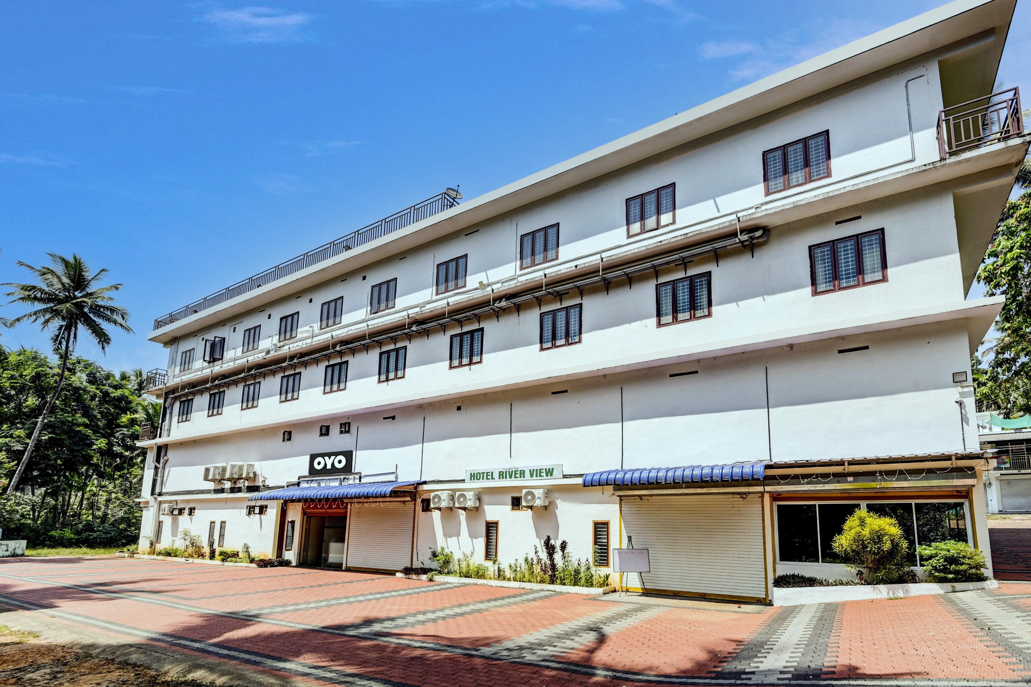 Hotel O river view - Tap to explore photos