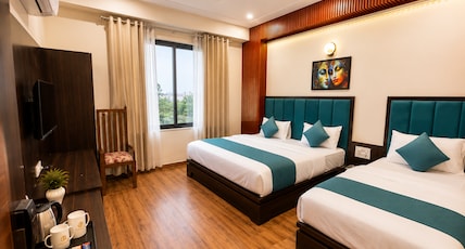 Hotel Modern Palace Room Type - Luxury Triple Room ( 1 Double Bed + 1 Single Bed ) Hotel Modern Palace Room Type - Luxury Triple Room ( 1 Double Bed + 1 Single Bed )