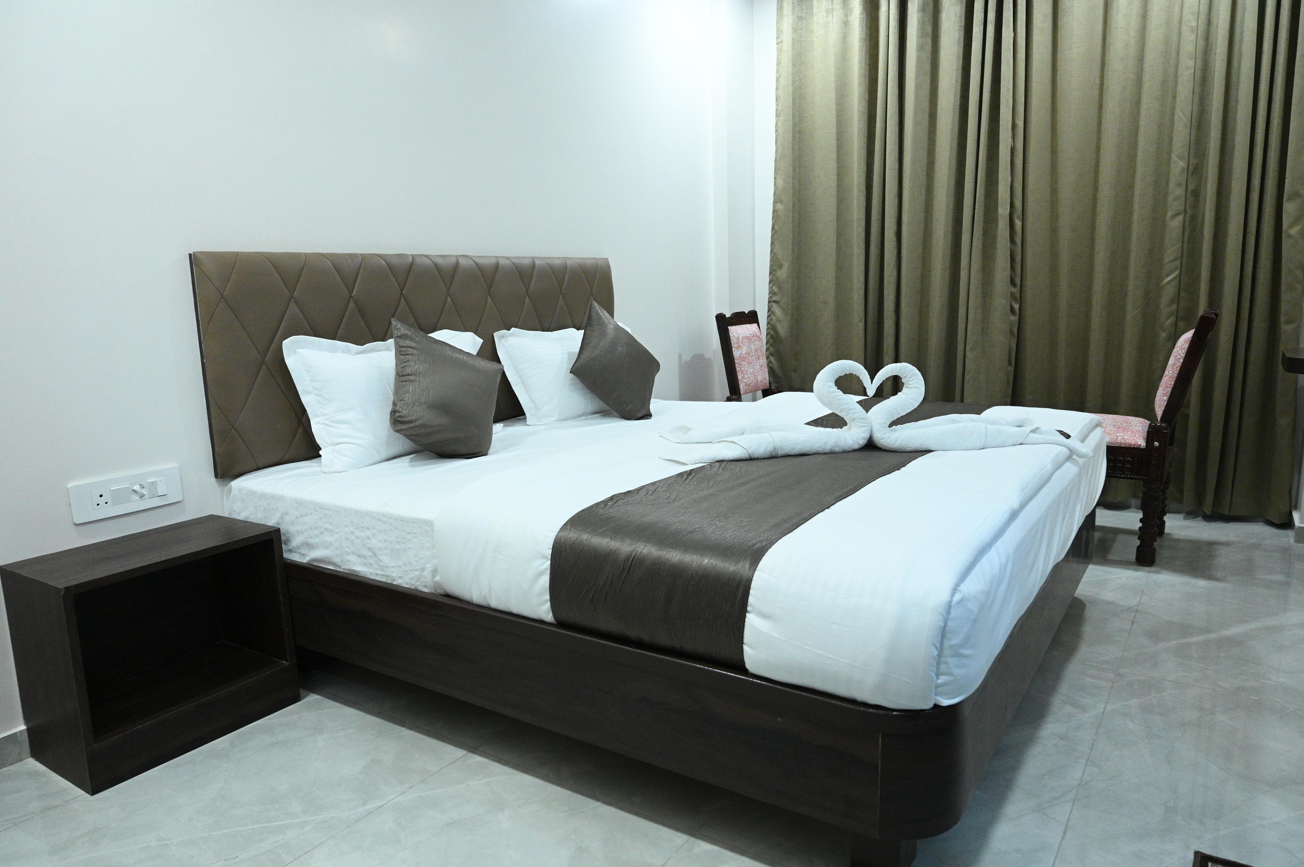 HOTEL RAHI INN - Tap to explore photos