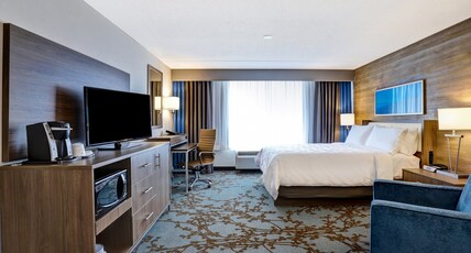 Holiday Inn Mississauga Toronto West Room Type - 1 Queen Standard