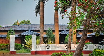 Anandvan Holiday Home | Rooms & Restaurant Room Type - Gulmohar