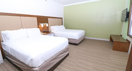 Holiday Inn Express Hotel & Suites Greenville Room Type - 2 Queen Standard Pet Friendly
