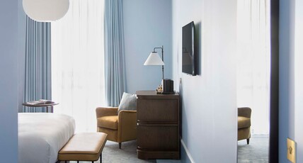 Hyatt Centric Cambridge Room Type - 1 KING BED COURTYARD VIEW DELUXE Hyatt Centric Cambridge Room Type - 1 KING BED COURTYARD VIEW DELUXE