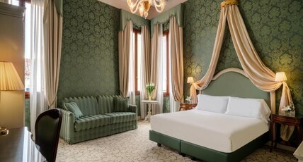 Maison Venezia | UNA Esperienze Room Type - Suite Double Deluxe with Sofa Bed with View Maison Venezia | UNA Esperienze Room Type - Suite Double Deluxe with Sofa Bed with View