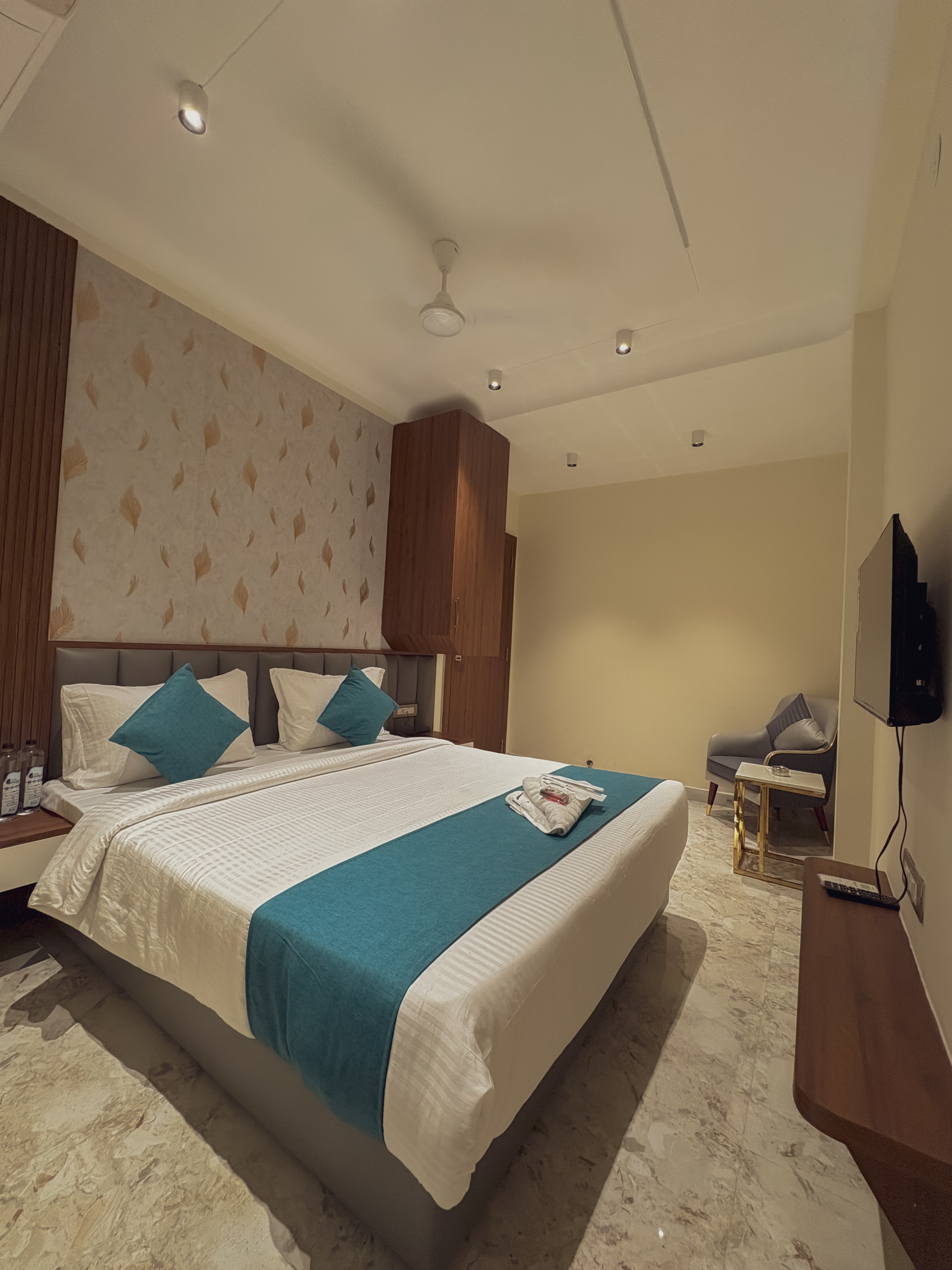 Hotel Indigo - Tap to explore photos