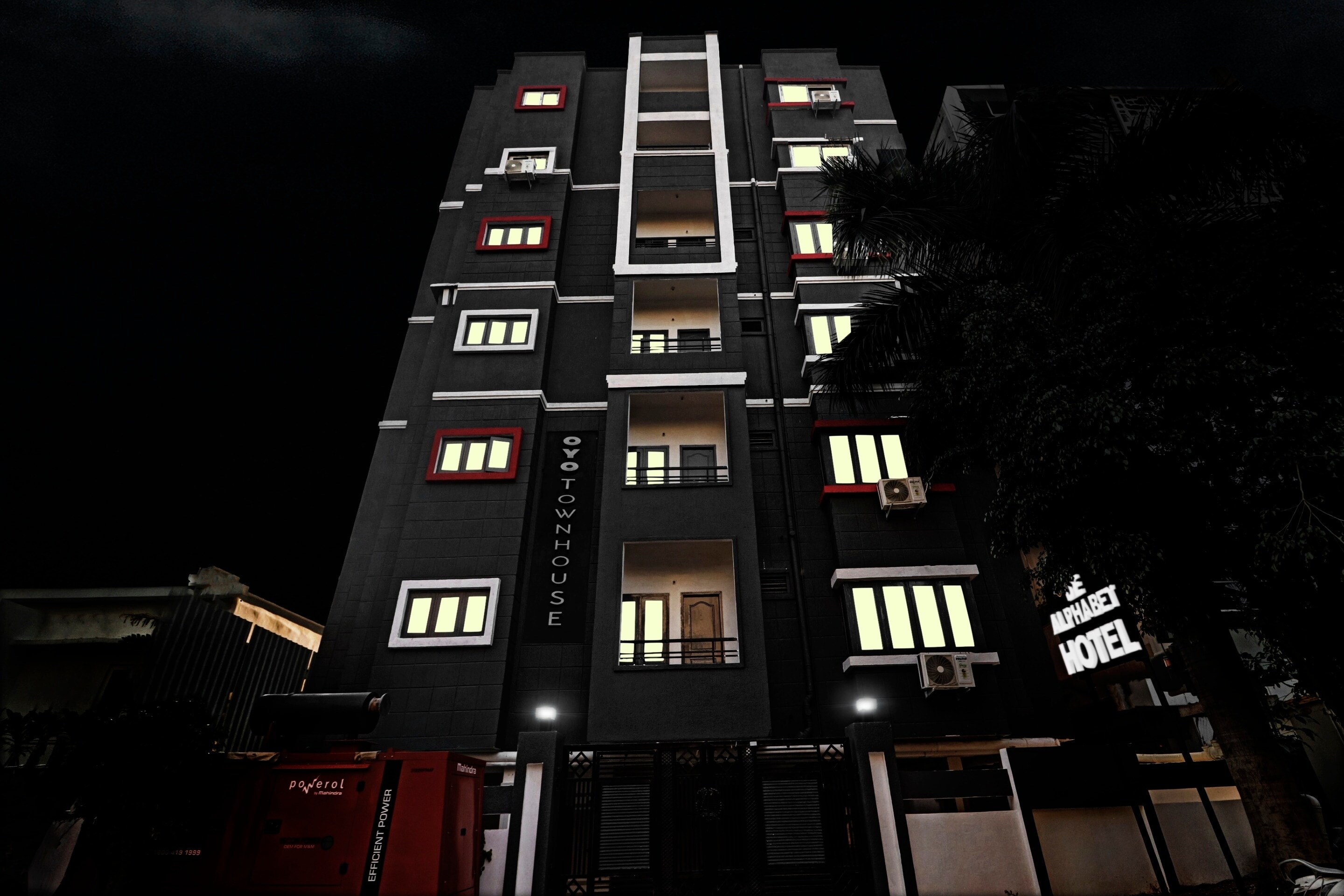 Townhouse De Alphabet Hotel - Tap to explore photos