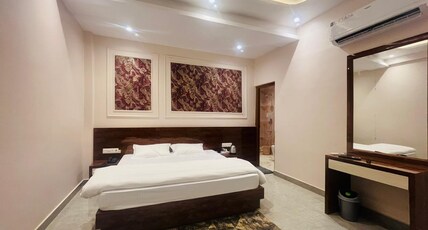 RAM ANANDAM INN Room Type - Executive Room ( KING SIZE BED )