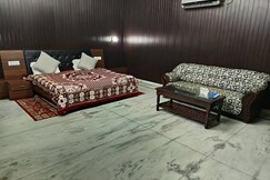 SATKAR PALACE HOTEL