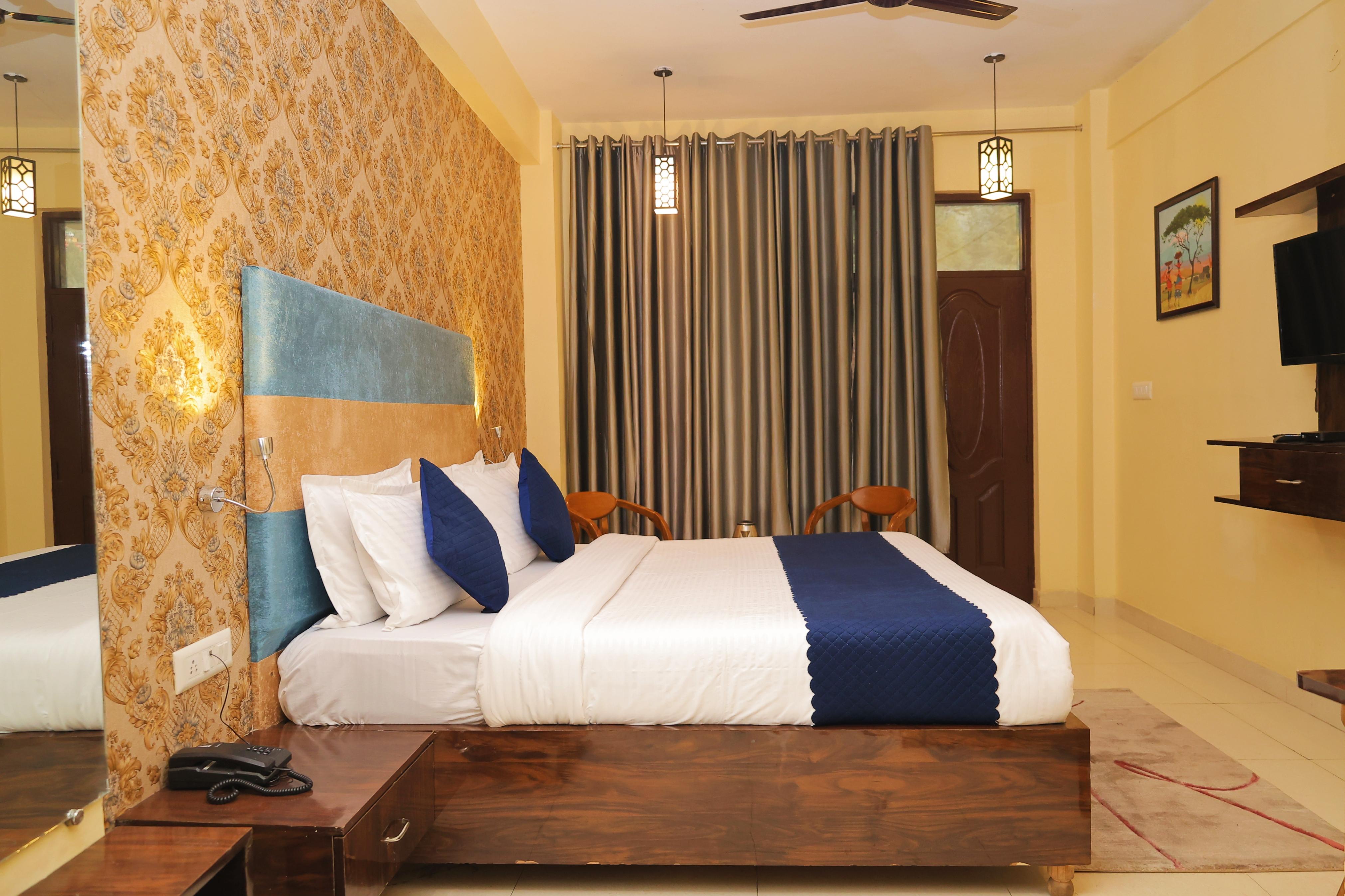 Hotel Natures Feast - Tap to explore photos