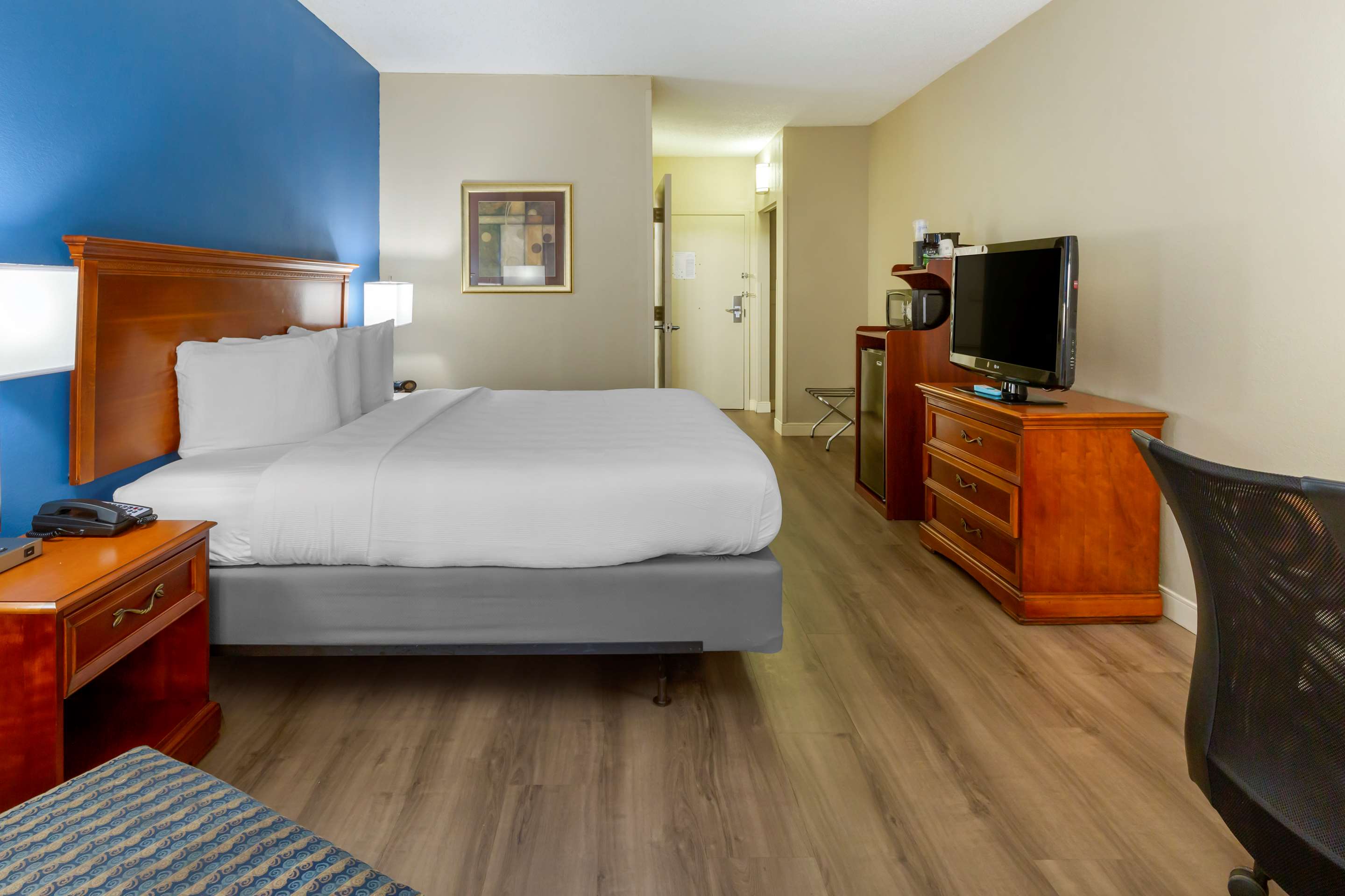 Best Western Plus Cary Inn - NC State - Tap to explore photos