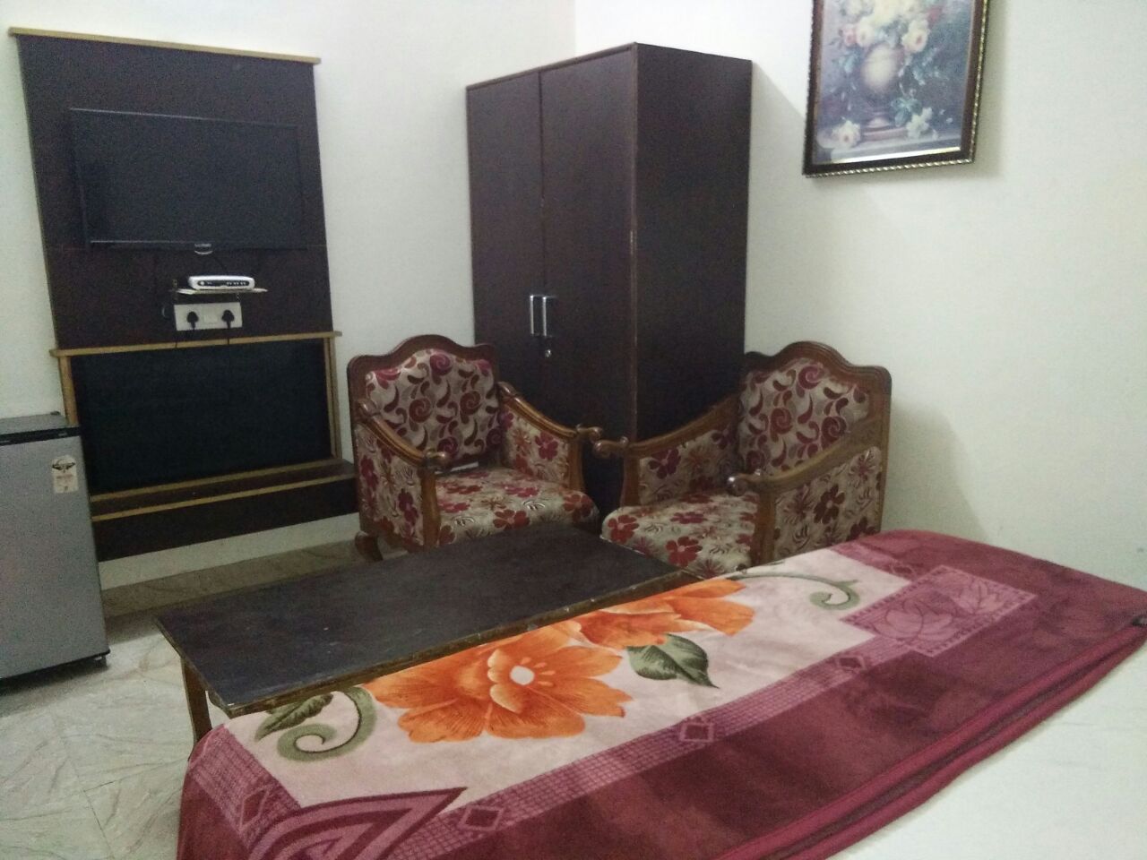 Hotel Green Tomato - Tap to explore photos