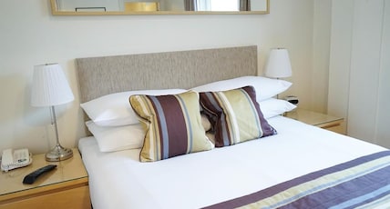 HOTEL HARBOUR VIEW Room Type - Deluxe room HOTEL HARBOUR VIEW Room Type - Deluxe room