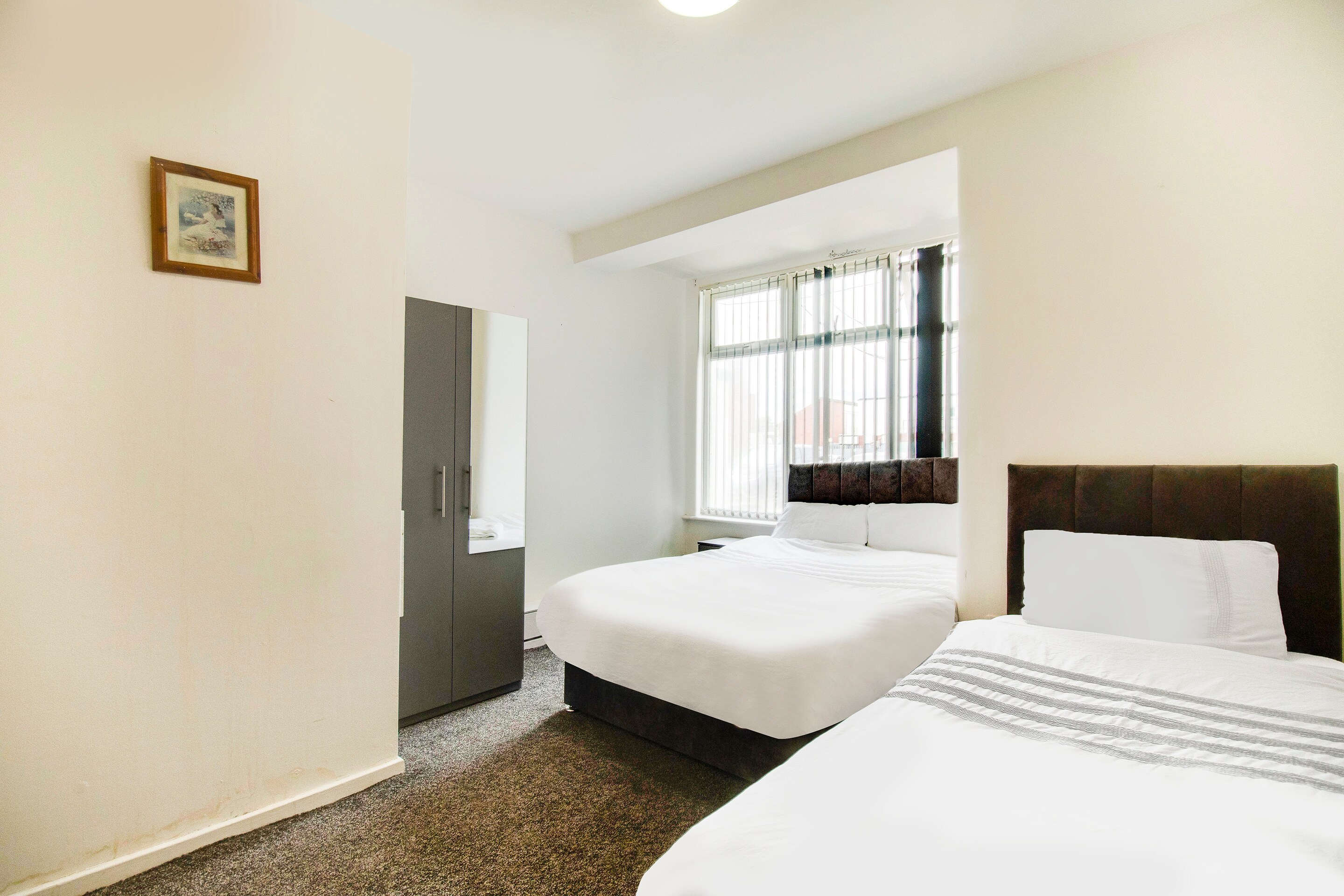 The Longlands Hotel - Tap to explore photos