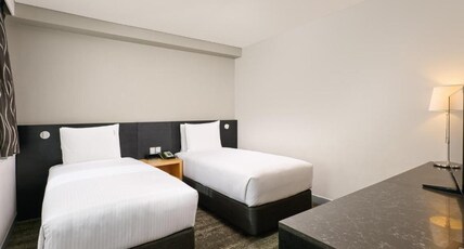 Holiday Inn PERTH CITY CENTRE Room Type - 2 Queen Beds Standard Separate Bath Holiday Inn PERTH CITY CENTRE Room Type - 2 Queen Beds Standard Separate Bath