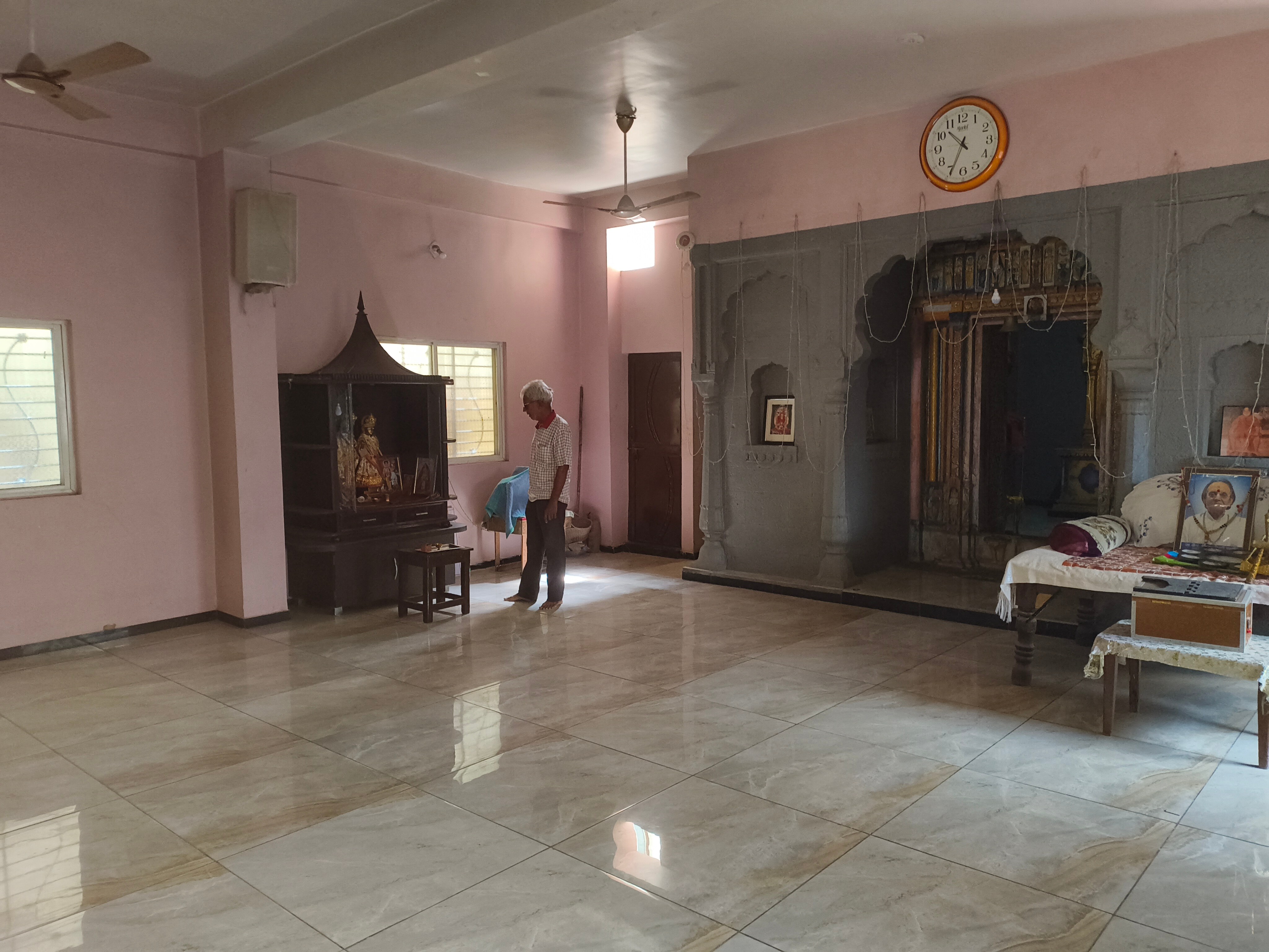 Shree Narayan Bhakt Niwas - Tap to explore photos