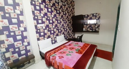 Hotal Royal Palace Room Type - NON AC ROOM