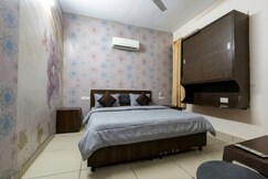 Hotel Divine
